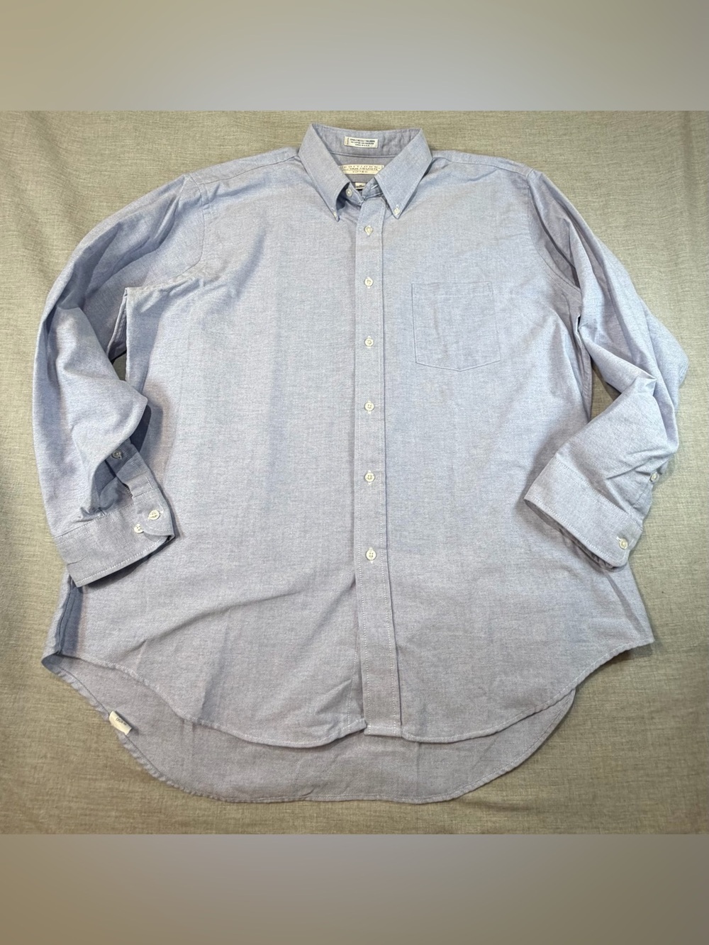Van Heusen Men's Light Blue Button-Down Oxford Shirt